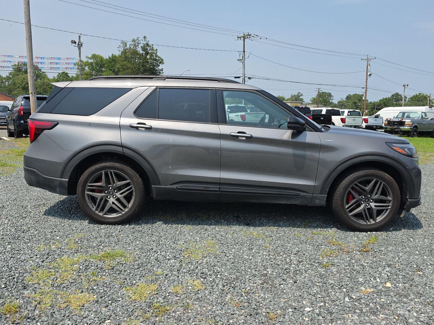 2025 Ford Explorer ST-Line