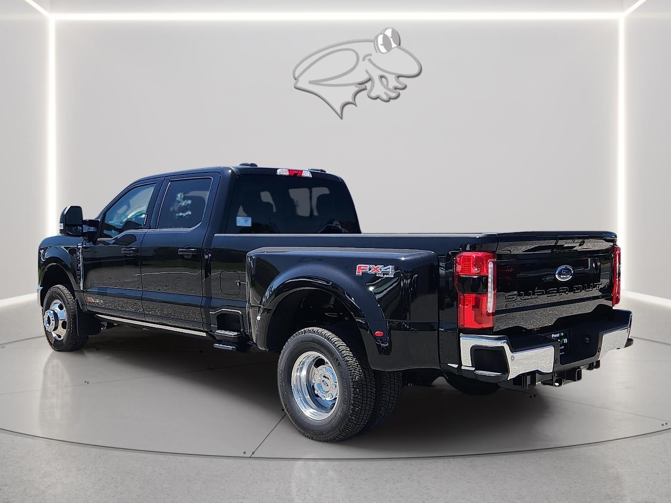 2026 Ford Super Duty F-350 DRW LARIAT