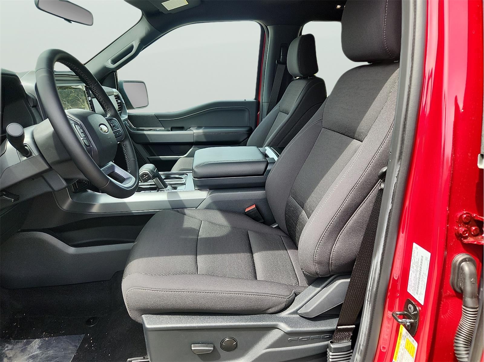 2025 Ford F-150 XLT - Photo 8