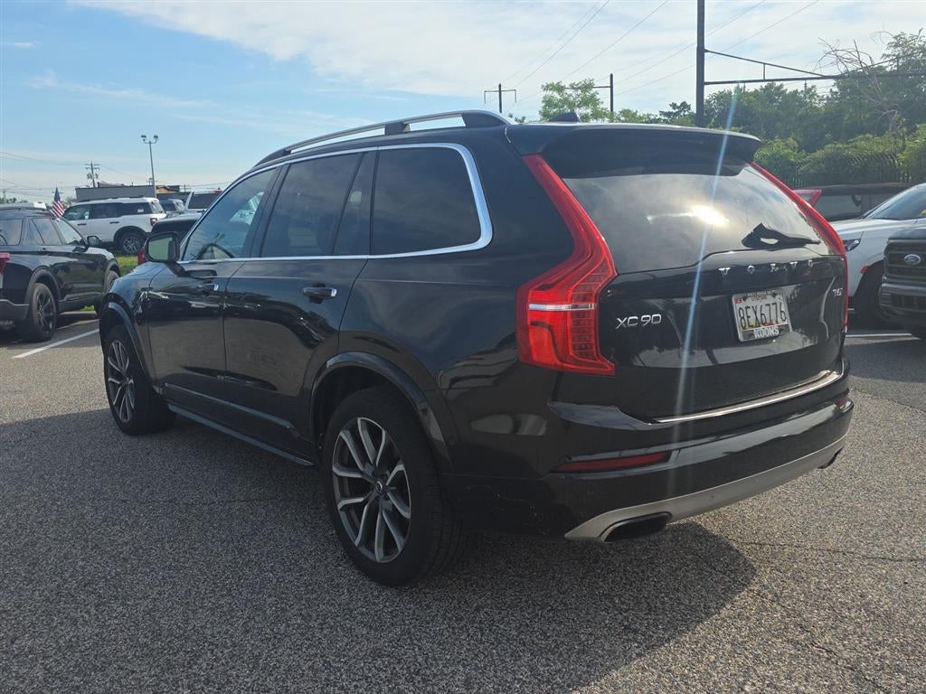 2017 Volvo XC90 Momentum