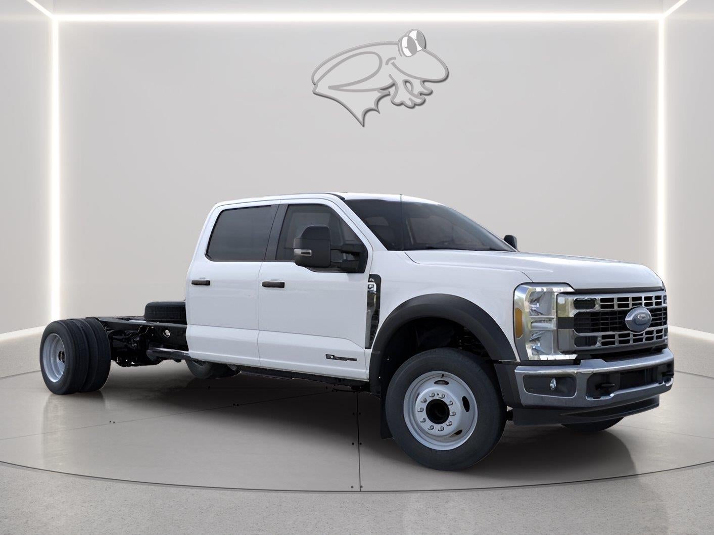 2026 Ford Super Duty F-550 Drw XL CHASSIS ONLY