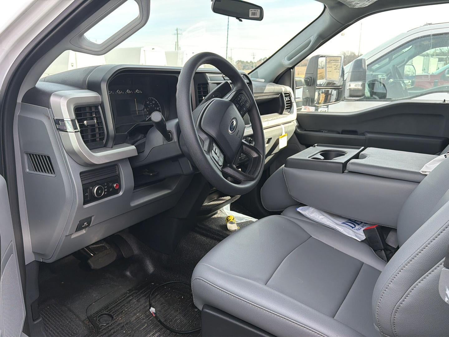 2025 Ford Super Duty F-550 DRW XL