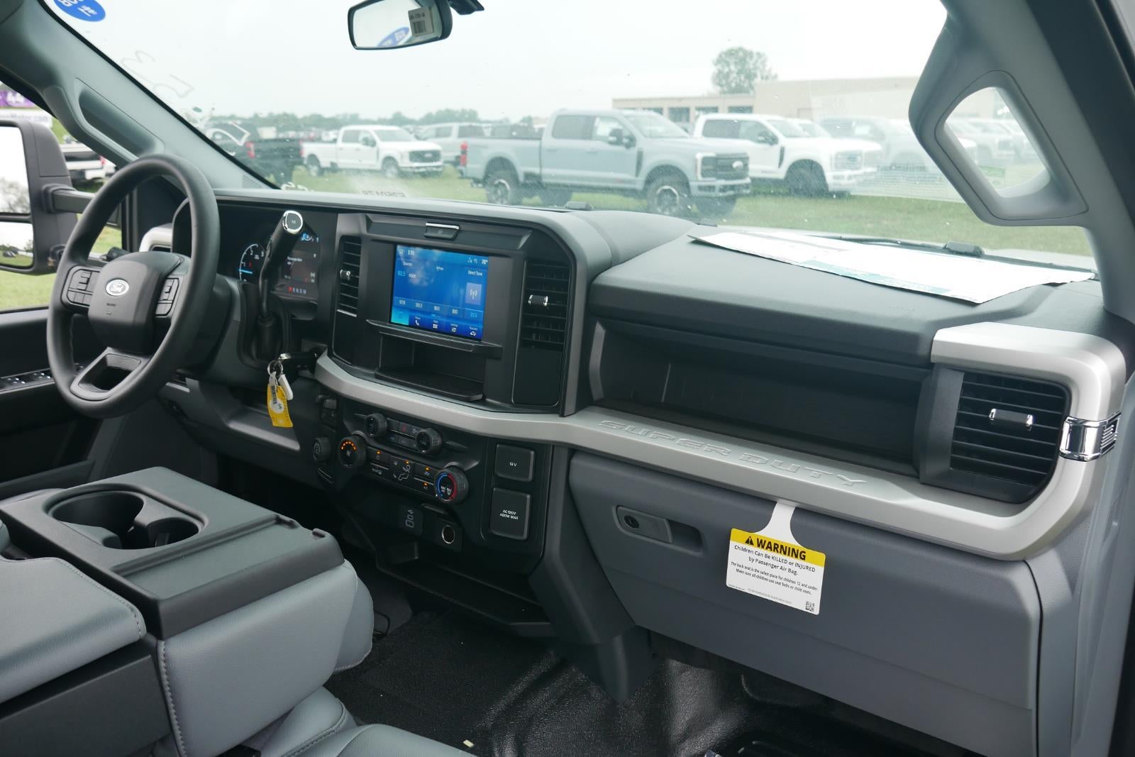 2025 Ford Super Duty F-250 8' KNAPHEIDE SERVICE BODY, SPRAY IN LINER, CLASS V HITCH