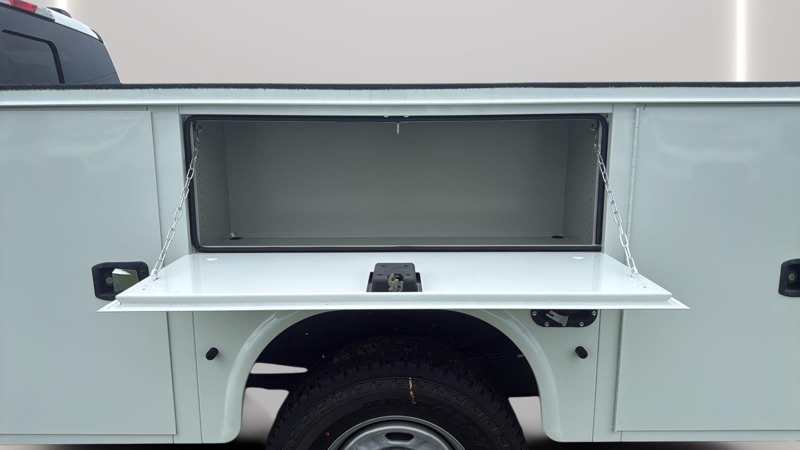 2026 Ford Super Duty F-350 SRW 9FT KNAPHEIDE SERVICE BODY CLASS V REVEIVER SPRAY FLOORS, TOPS AND BUMPER