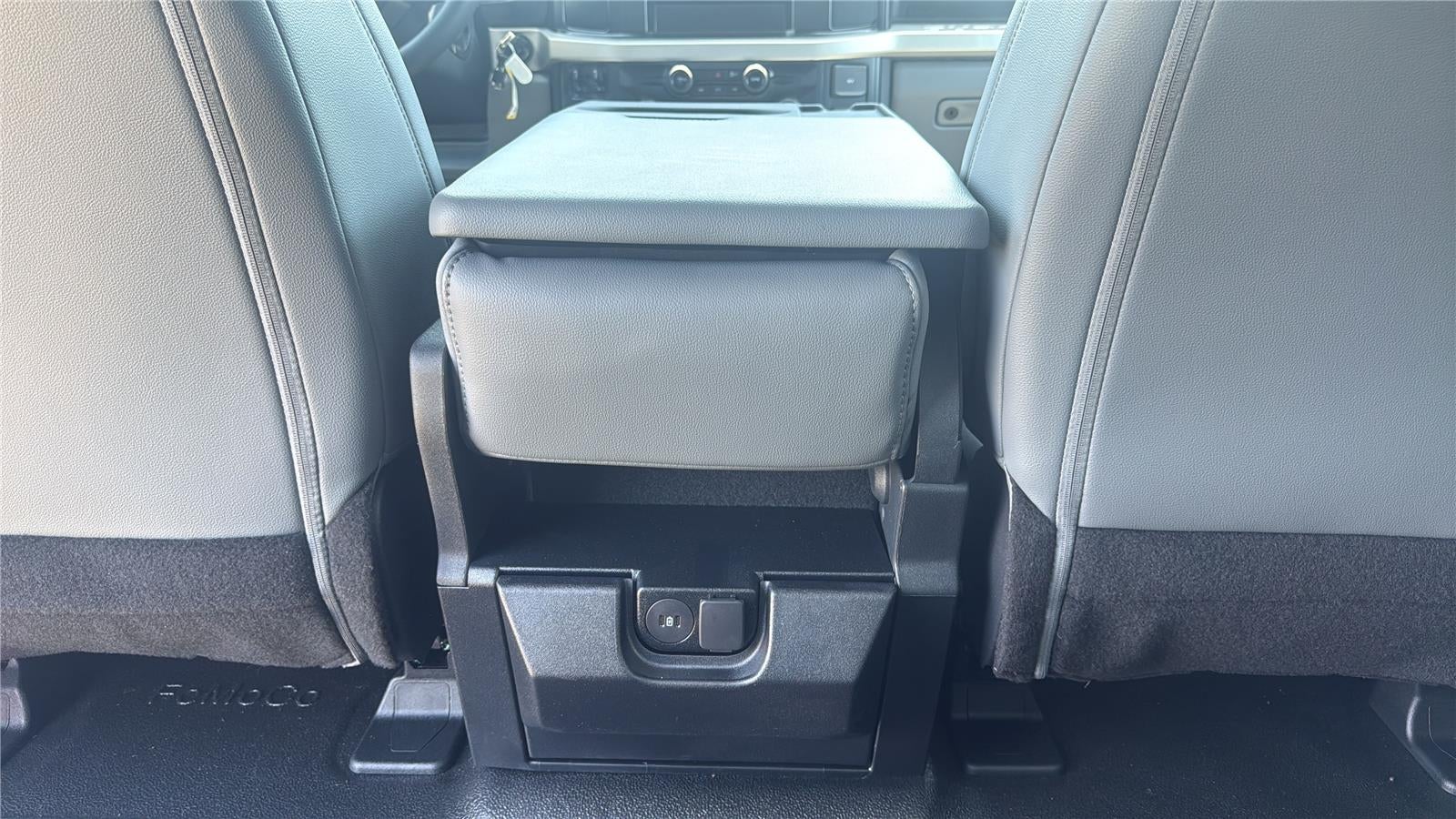 2026 Ford Super Duty F-350 SRW 9' KNAPHEIDE SERVICE BODY, CLASS V HITCH, SPRAY IN LINER, REMOTE LOCKS
