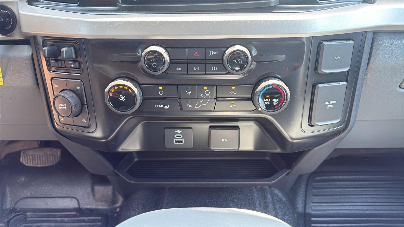 2026 Ford Super Duty F-350 SRW 9' KNAPHEIDE SERVICE BODY, REMOTE LOCKS, CLASS V HITCH, SPRAY IN LINER