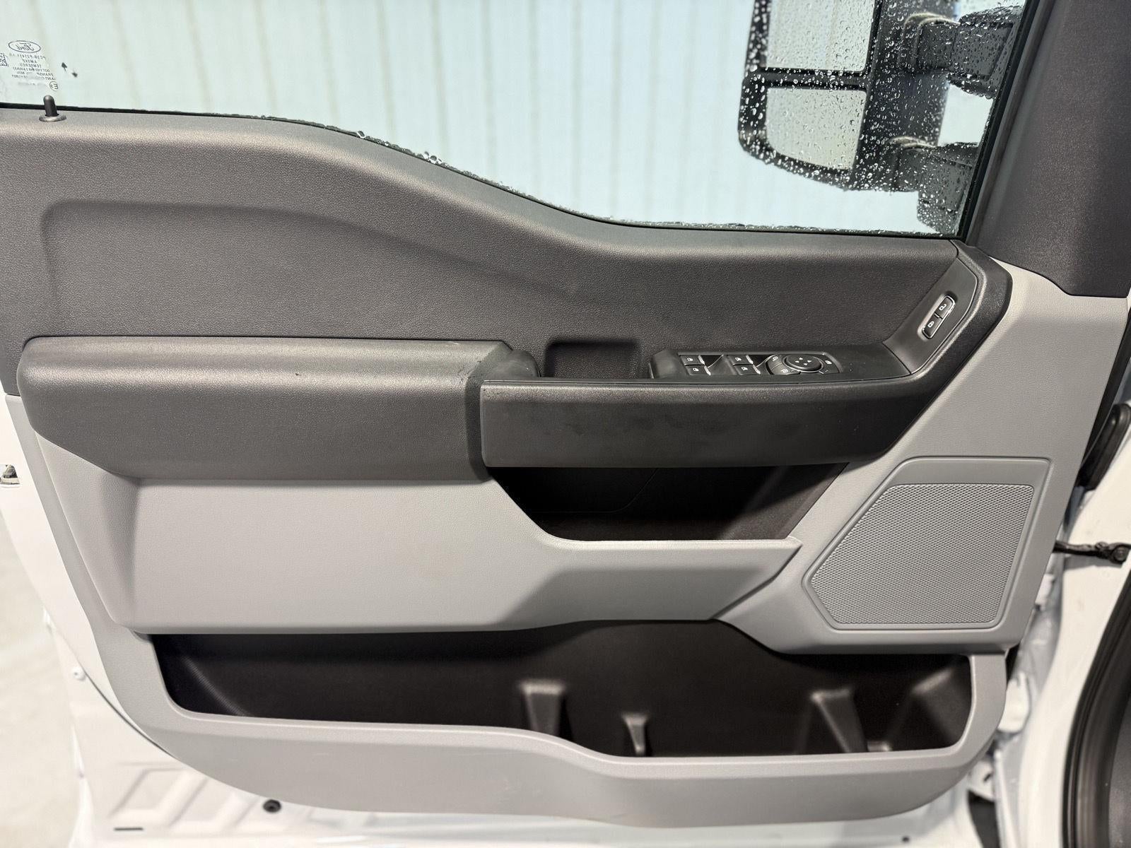 2026 Ford Super Duty F-350 SRW XL CHASSIS ONLY