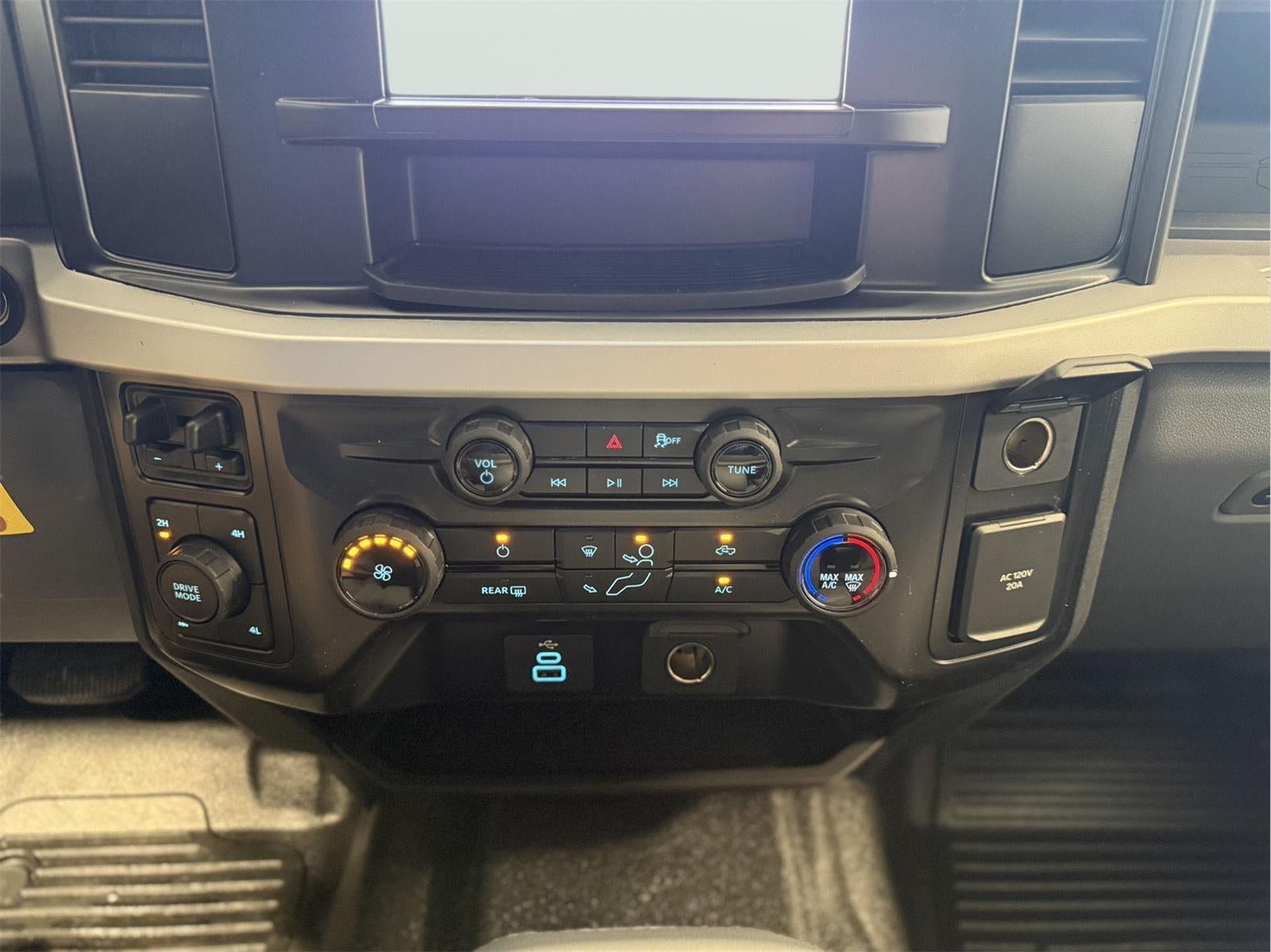 2026 Ford Super Duty F-350 SRW XL CHASSIS ONLY