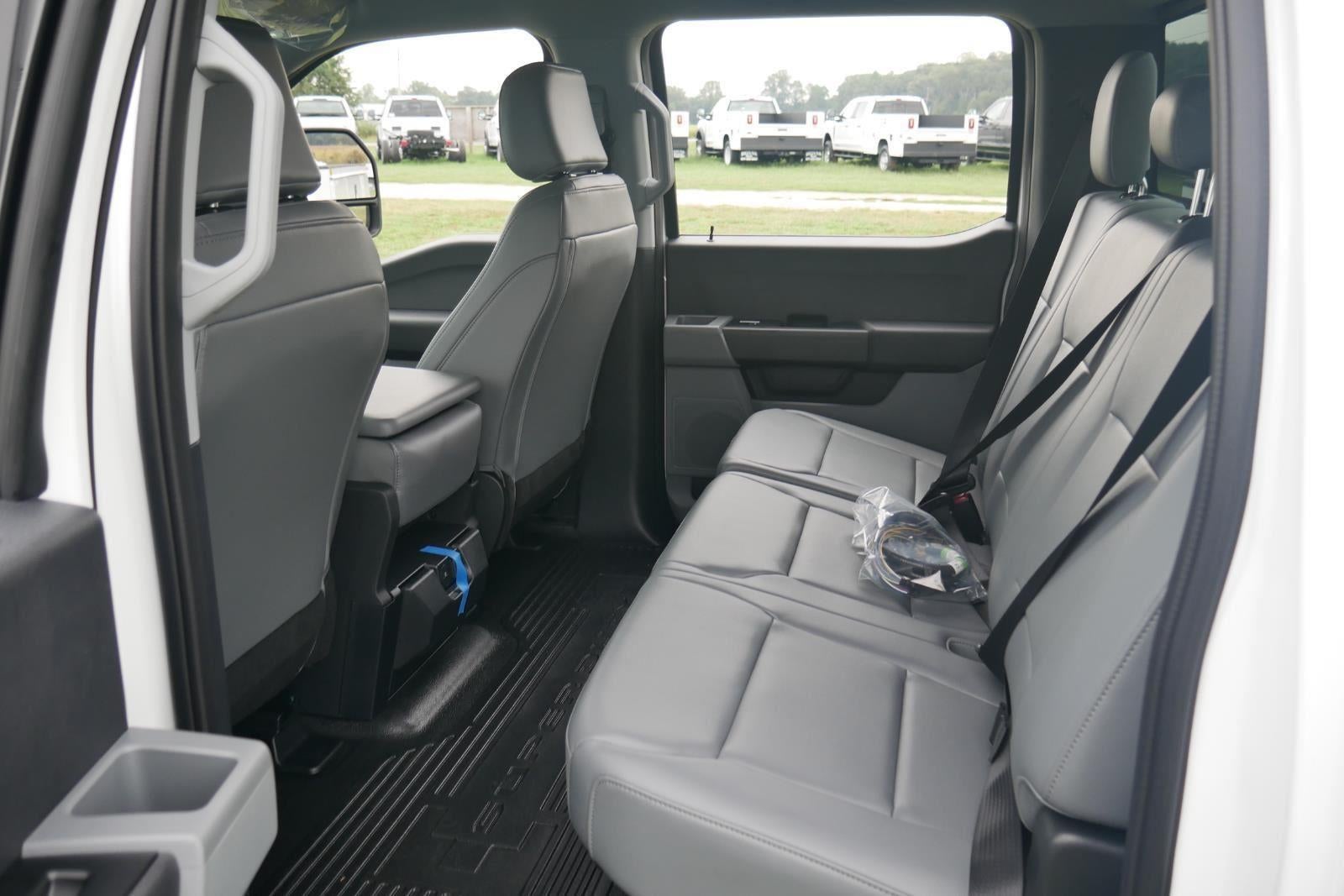 2025 Ford Super Duty F-350 9' KNAPHEIDE SERVICE BODY,REMOTE LOCKS, SPRAY IN LINER, CLASS V HITCH, LED COMPARTMENT LIGHTS