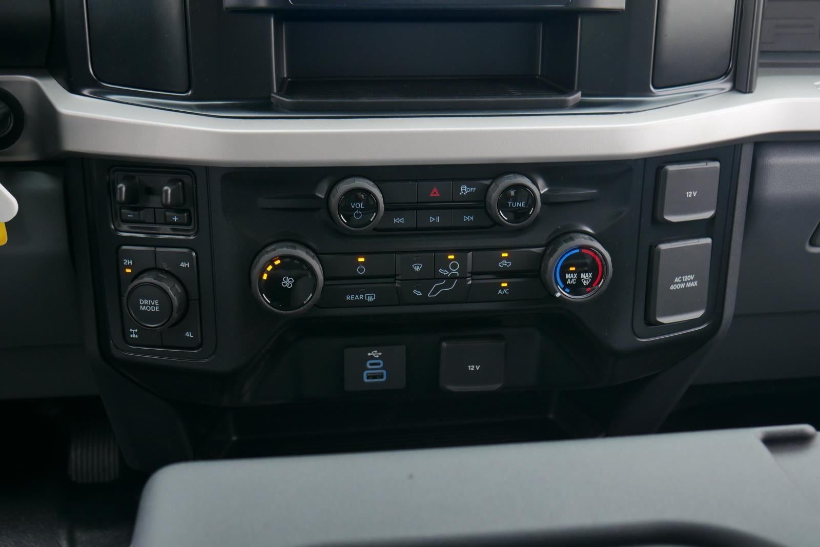 2025 Ford Super Duty F-350 9' KNAPHEIDE SERVICE BODY,REMOTE LOCKS, SPRAY IN LINER, CLASS V HITCH, LED COMPARTMENT LIGHTS