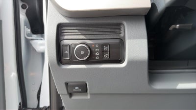 2027 Ford Super Duty F-350 SRW XL