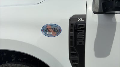 2027 Ford Super Duty F-350 SRW XL