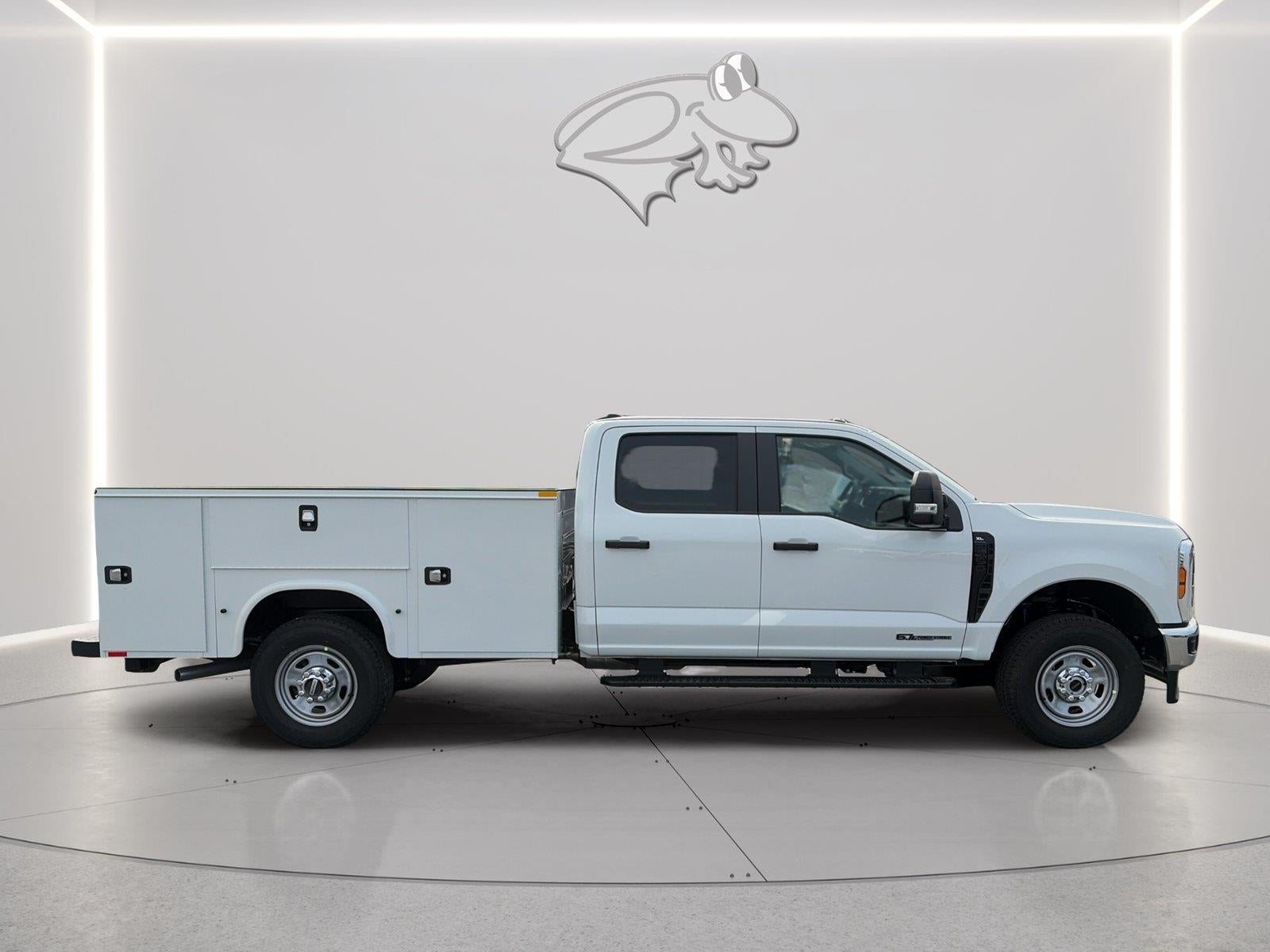 2027 Ford Super Duty F-350 SRW XL