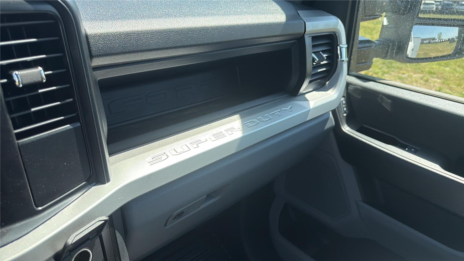 2026 Ford Super Duty F-350 DRW Lariat