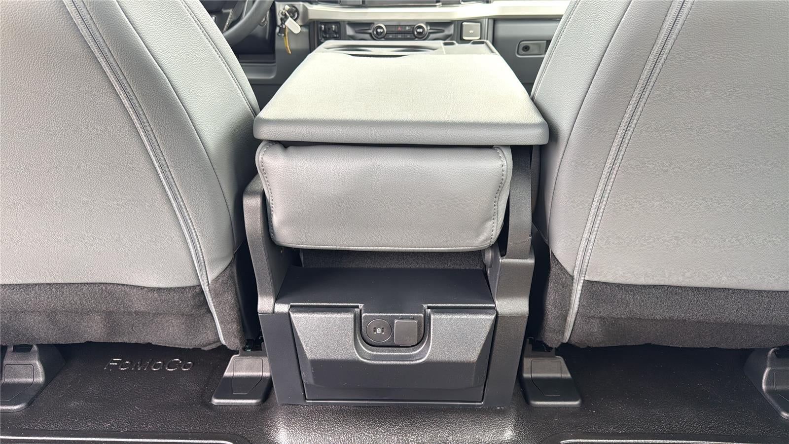 2026 Ford Super Duty F-450 DRW XL CHASSIS ONLY