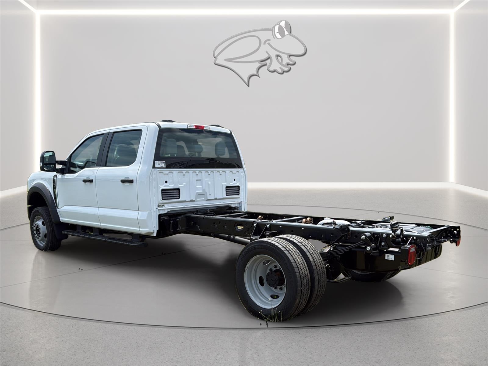 2026 Ford Super Duty F-450 DRW XL CHASSIS ONLY