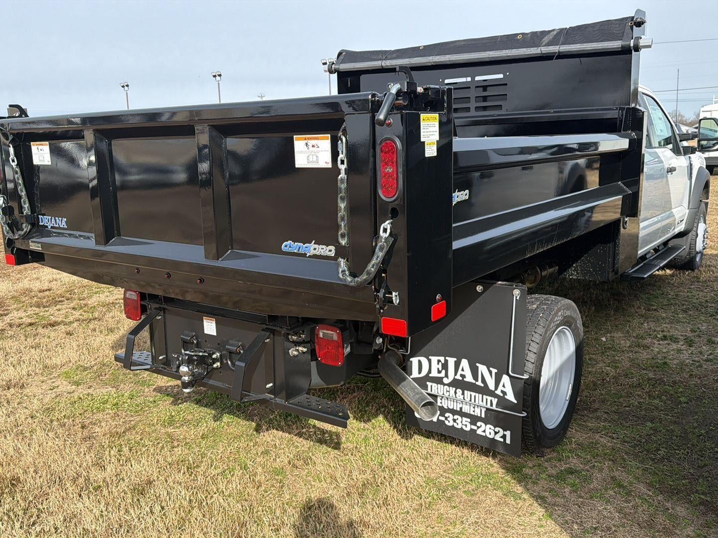 2025 Ford Super Duty F-450 DRW DYNAPRO 9' 3-4 YARD DUMP BODY, BUYERS I PAK TOOL BOX, 1/4 CABSHIELD MAUAL TARP, FULL PLATE 8 TON COMBO HITCH