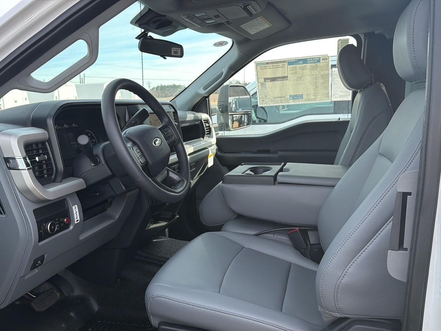 2025 Ford Super Duty F-450 DRW DYNAPRO 9' 3-4 YARD DUMP BODY, BUYERS I PAK TOOL BOX, 1/4 CABSHIELD MAUAL TARP, FULL PLATE 8 TON COMBO HITCH