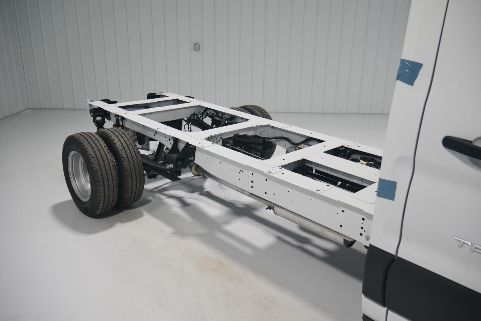 2024 Ford Transit Cutaway 14' DURACUBE ALUMINUM BODY ROLL UP DOOR