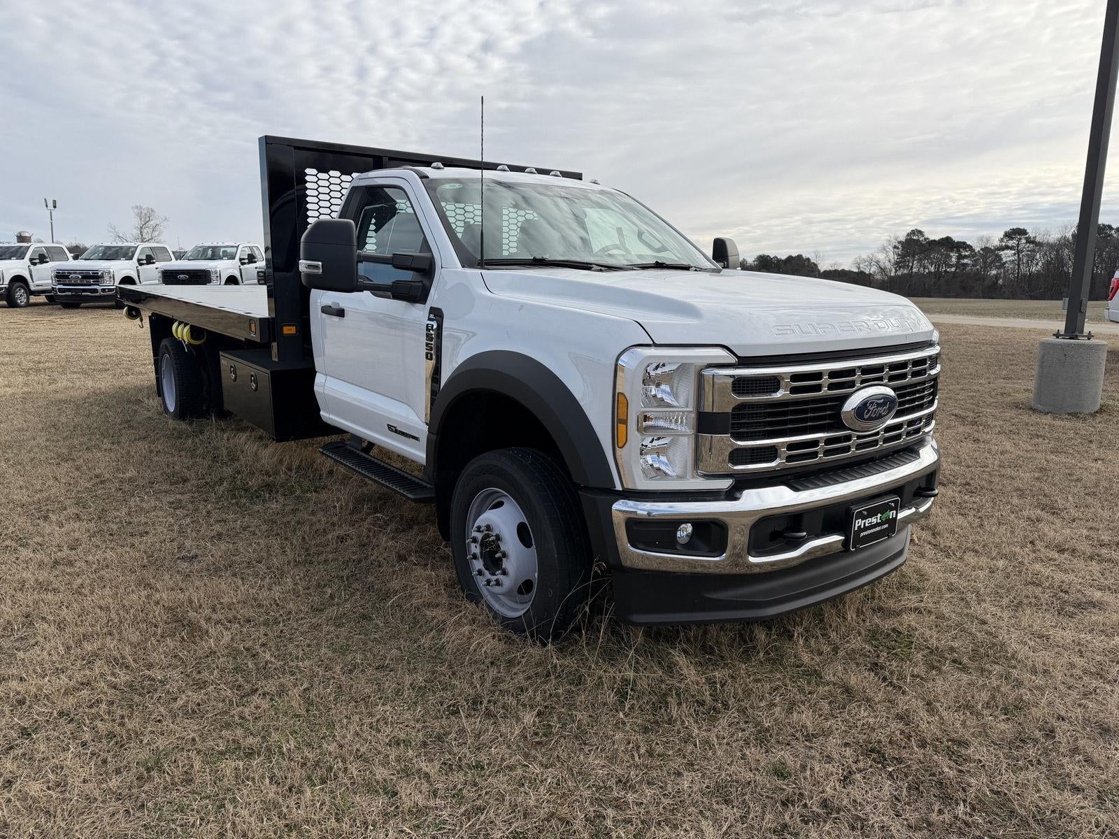 2025 Ford Super Duty F-550 DRW XL