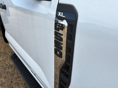 2025 Ford Super Duty F-550 DRW XL