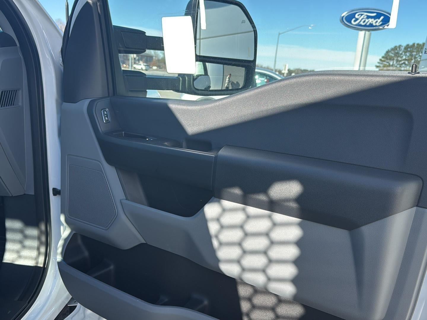 2025 Ford Super Duty F-550 DRW 16' KNAPHEIDE HEAVY DUTY PLATFORM BODY, SLIDING UNDER BODY WINCHES 48" UNDERBODY TOOL BOX