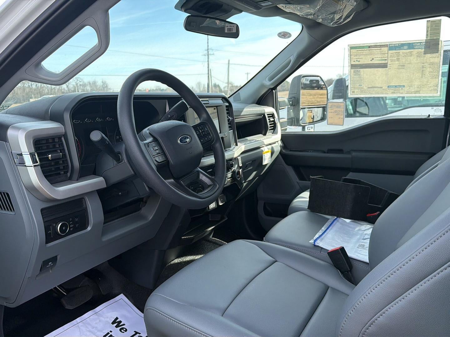 2025 Ford Super Duty F-350 DRW XL