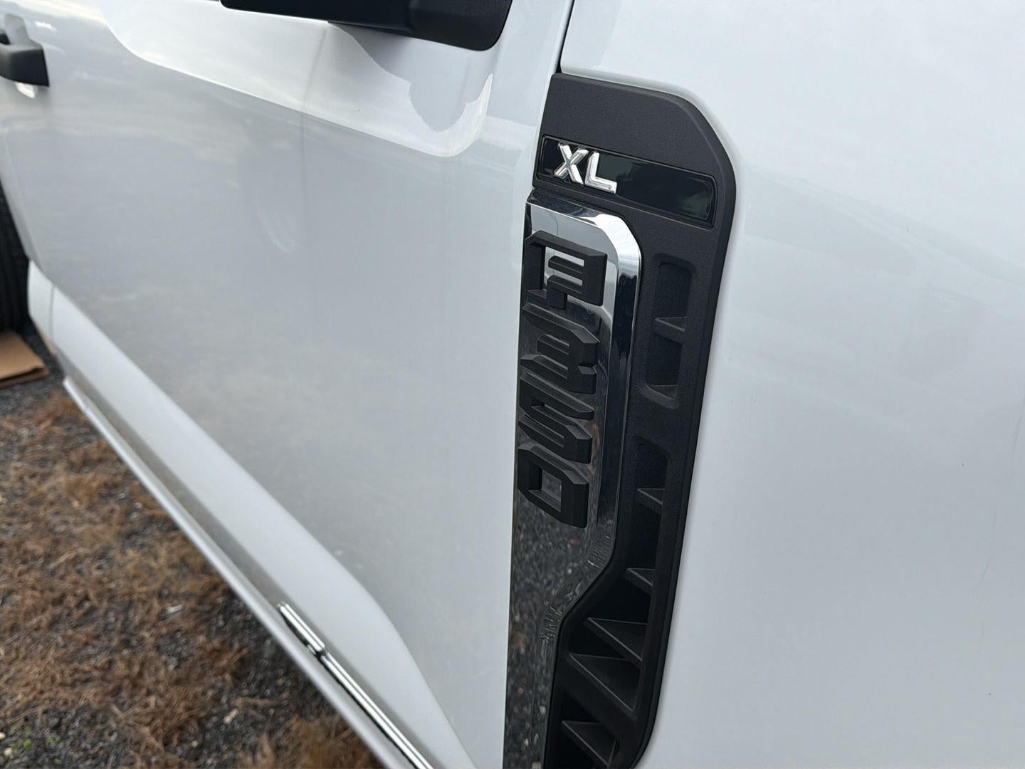 2026 Ford Super Duty F-350 DRW XL