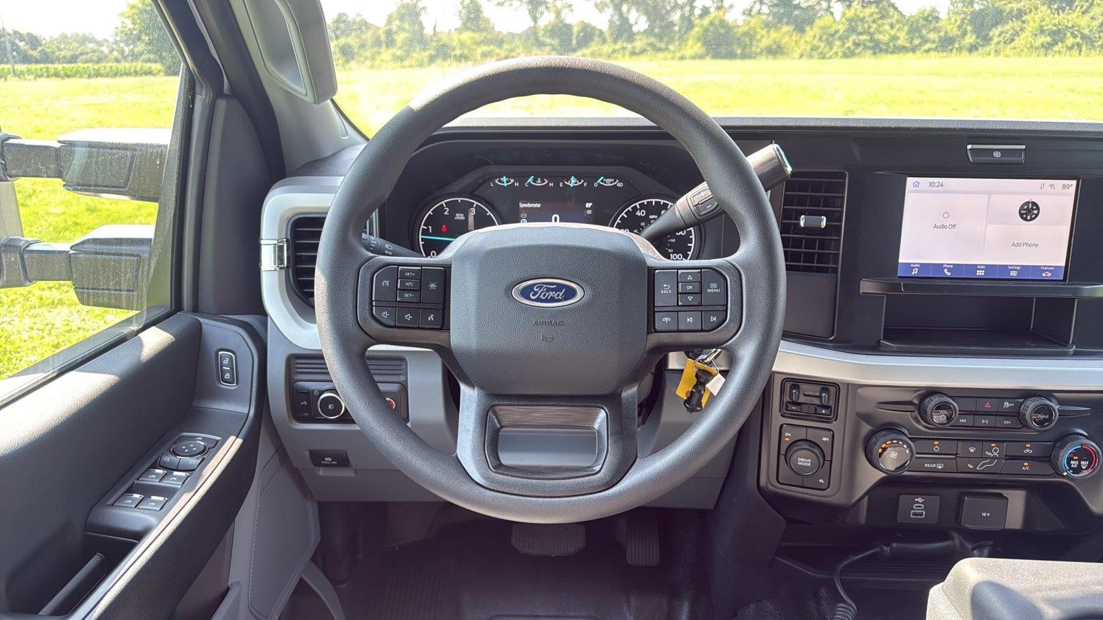 2026 Ford Super Duty F-550 Drw 12' DYNAPRO LANDSCAPE DUMP, FULL CAB SHIELD, MANUAL TARP, COMBO HITCJ, 48" UNDERBODY TOOLBOX