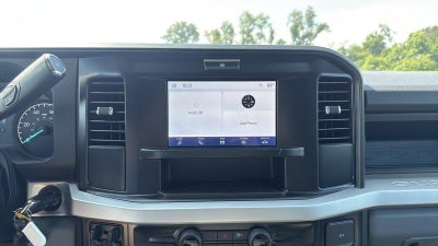 2026 Ford Super Duty F-550 Drw 12' DYNAPRO LANDSCAPE DUMP, FULL CAB SHIELD, MANUAL TARP, COMBO HITCJ, 48" UNDERBODY TOOLBOX
