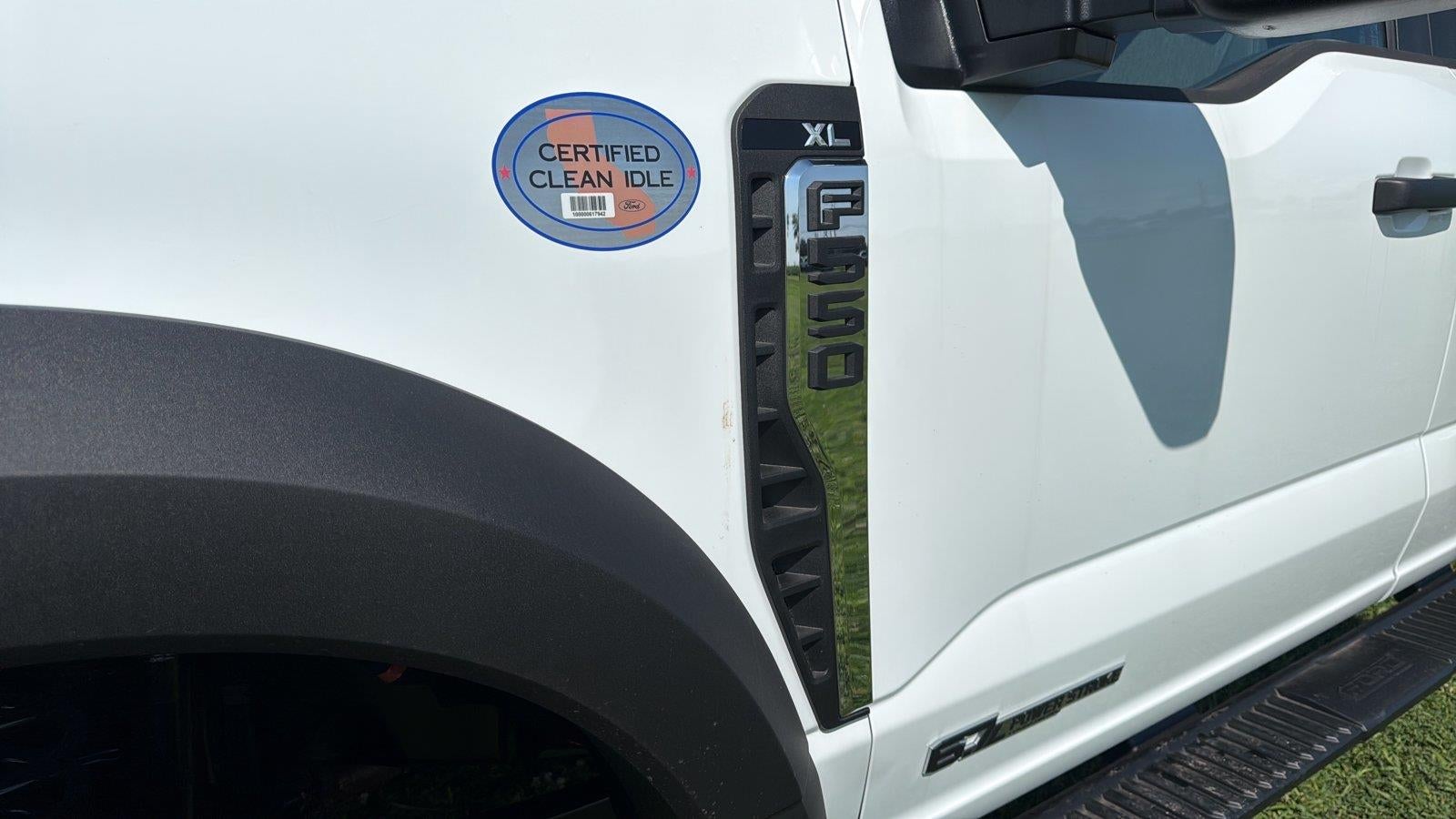 2026 Ford Super Duty F-550 Drw 12' DYNAPRO LANDSCAPE DUMP, FULL CAB SHIELD, MANUAL TARP, COMBO HITCJ, 48" UNDERBODY TOOLBOX