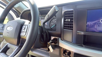 2026 Ford Super Duty F-550 Drw 12' DYNAPRO LANDSCAPE DUMP, FULL CAB SHIELD, MANUAL TARP, COMBO HITCJ, 48" UNDERBODY TOOLBOX