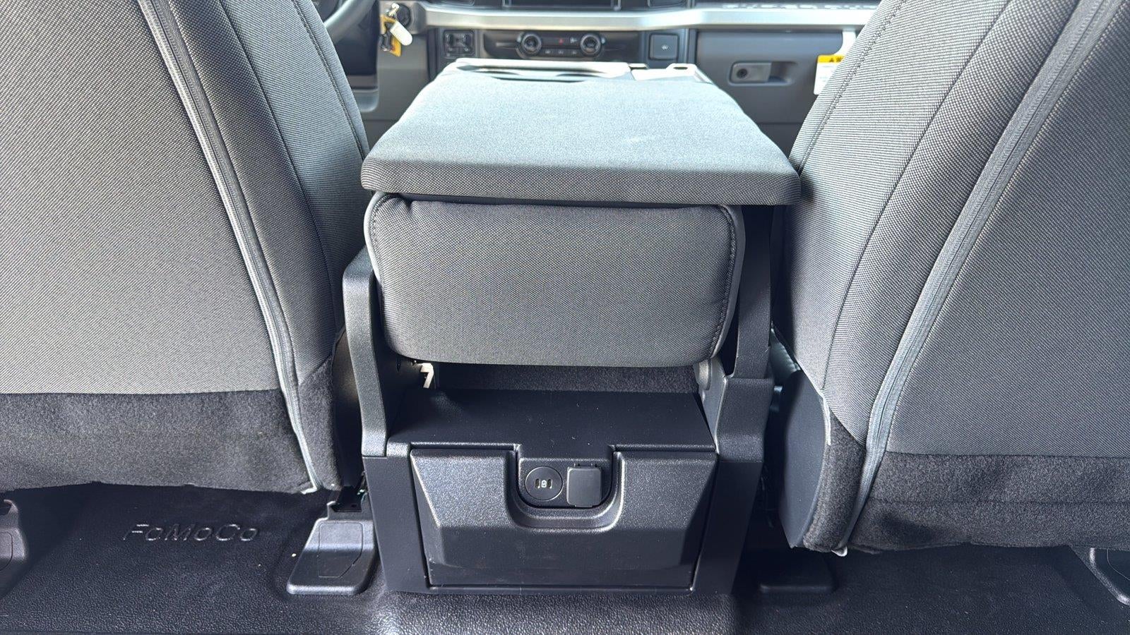2026 Ford Super Duty F-550 Drw 12' DYNAPRO LANDSCAPE DUMP, FULL CAB SHIELD, MANUAL TARP, COMBO HITCJ, 48" UNDERBODY TOOLBOX