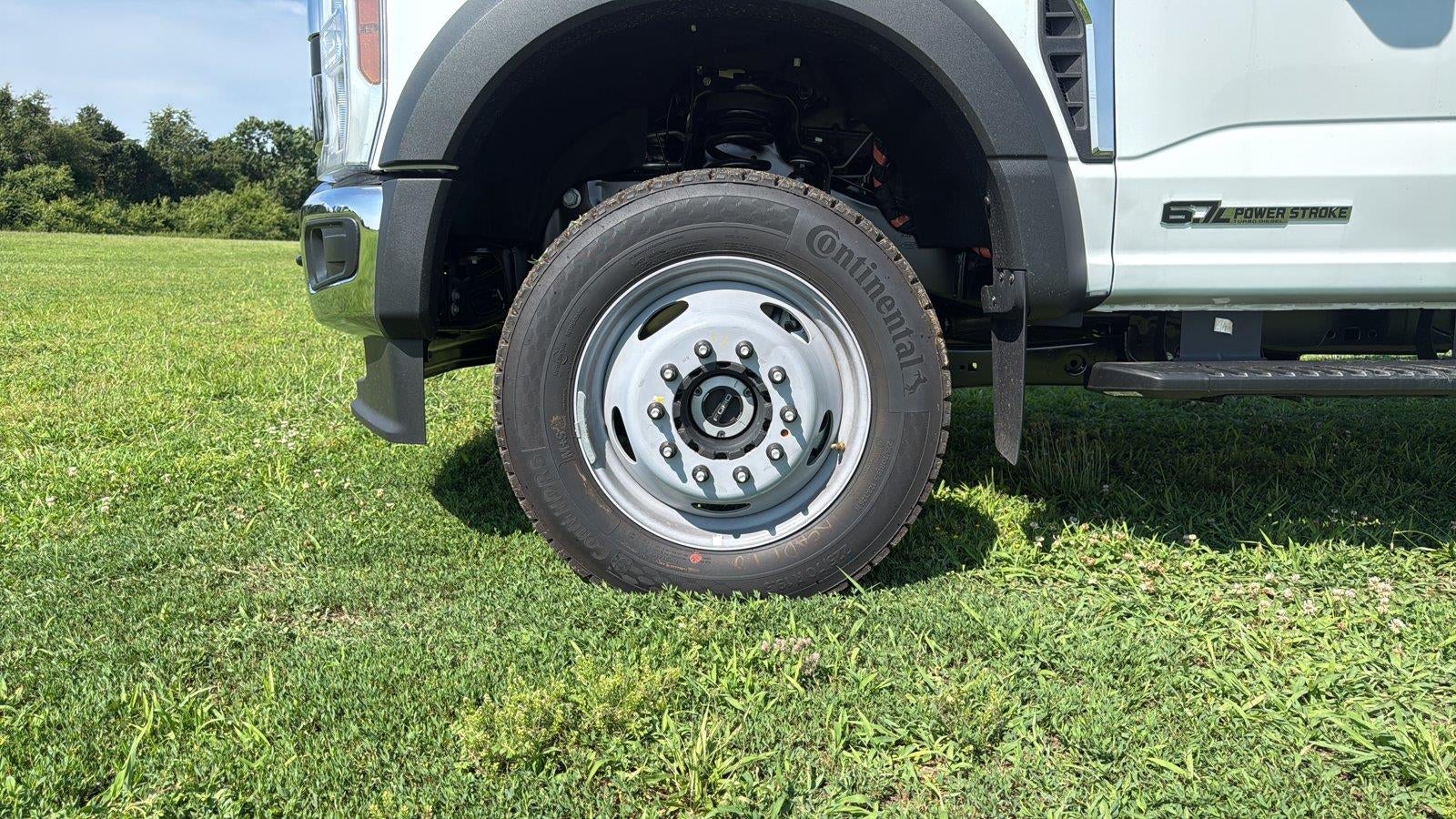 2026 Ford Super Duty F-550 Drw 12' DYNAPRO LANDSCAPE DUMP, FULL CAB SHIELD, MANUAL TARP, COMBO HITCJ, 48" UNDERBODY TOOLBOX