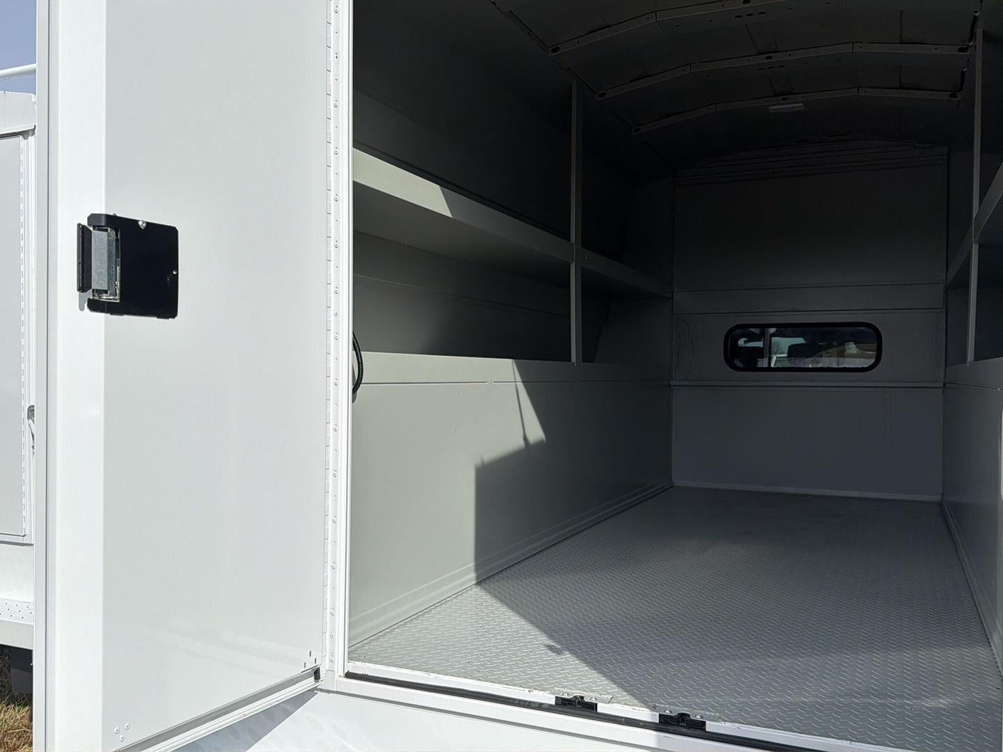 2026 Ford Super Duty F-550 DRW 11' KNAPHEIDE KUV MODEL KC ENCLOSED SERVICE BODY, MASTER LOCKING SYSTEM, CLASS V HITCH