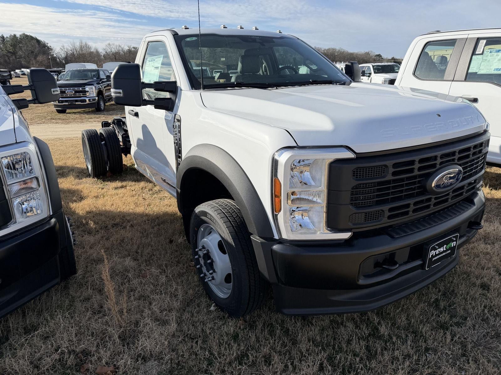2025 Ford Super Duty F-550 DRW XL