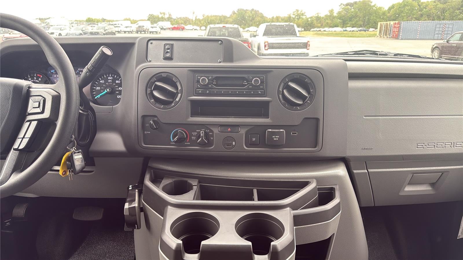 2027 Ford E305t E-350 SRW