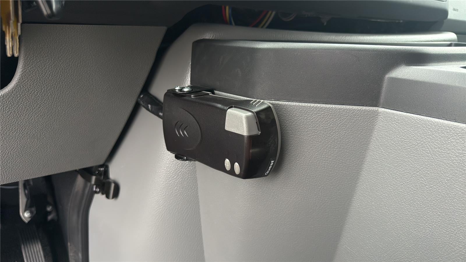 2027 Ford E305t E-350 SRW