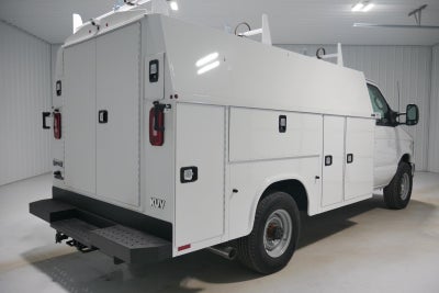 2026 Ford E-Series Cutaway Base