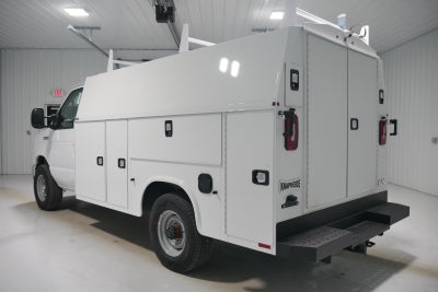 2026 Ford E-Series Cutaway Base