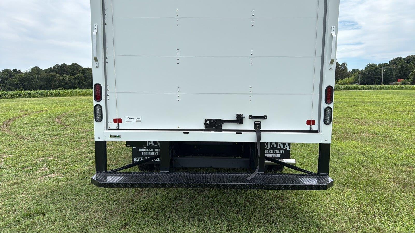 2027 Ford E-Series Cutaway 14' DURACUBE ALUMINUM BODY, ROLL UP DOOR