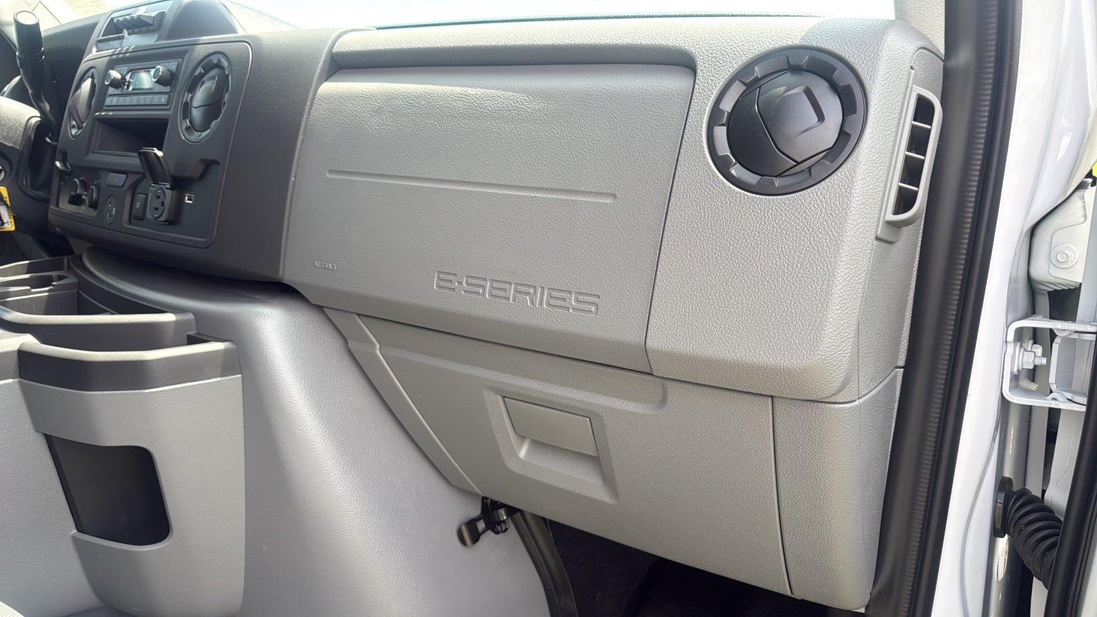 2027 Ford E-Series Cutaway Base