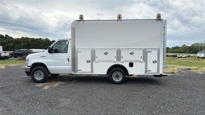 2027 Ford E305t E-350 SRW