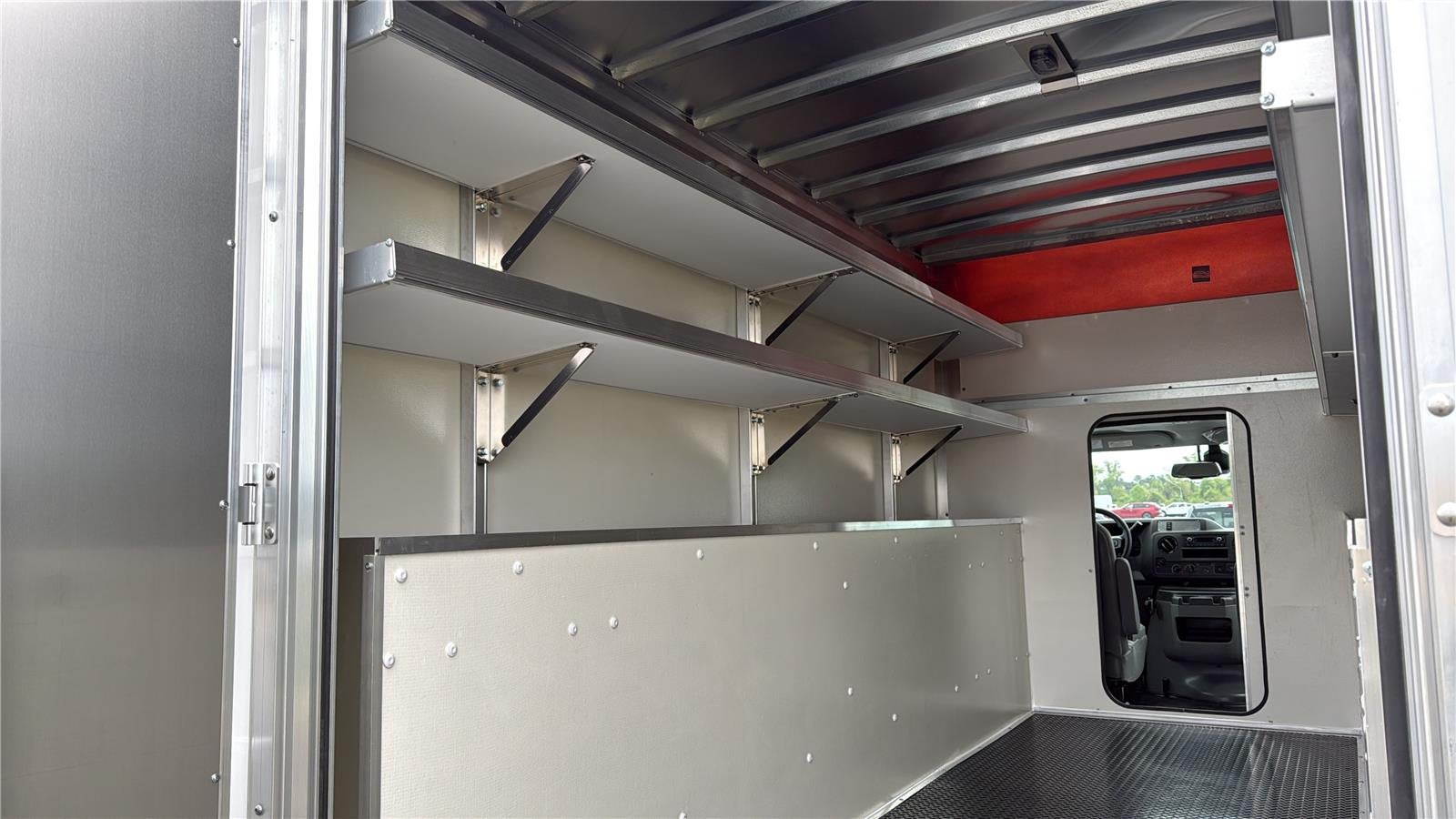 2027 Ford E305t E-350 SRW