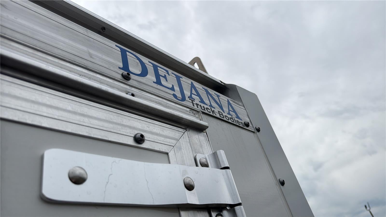 2027 Ford E305t E-350 SRW