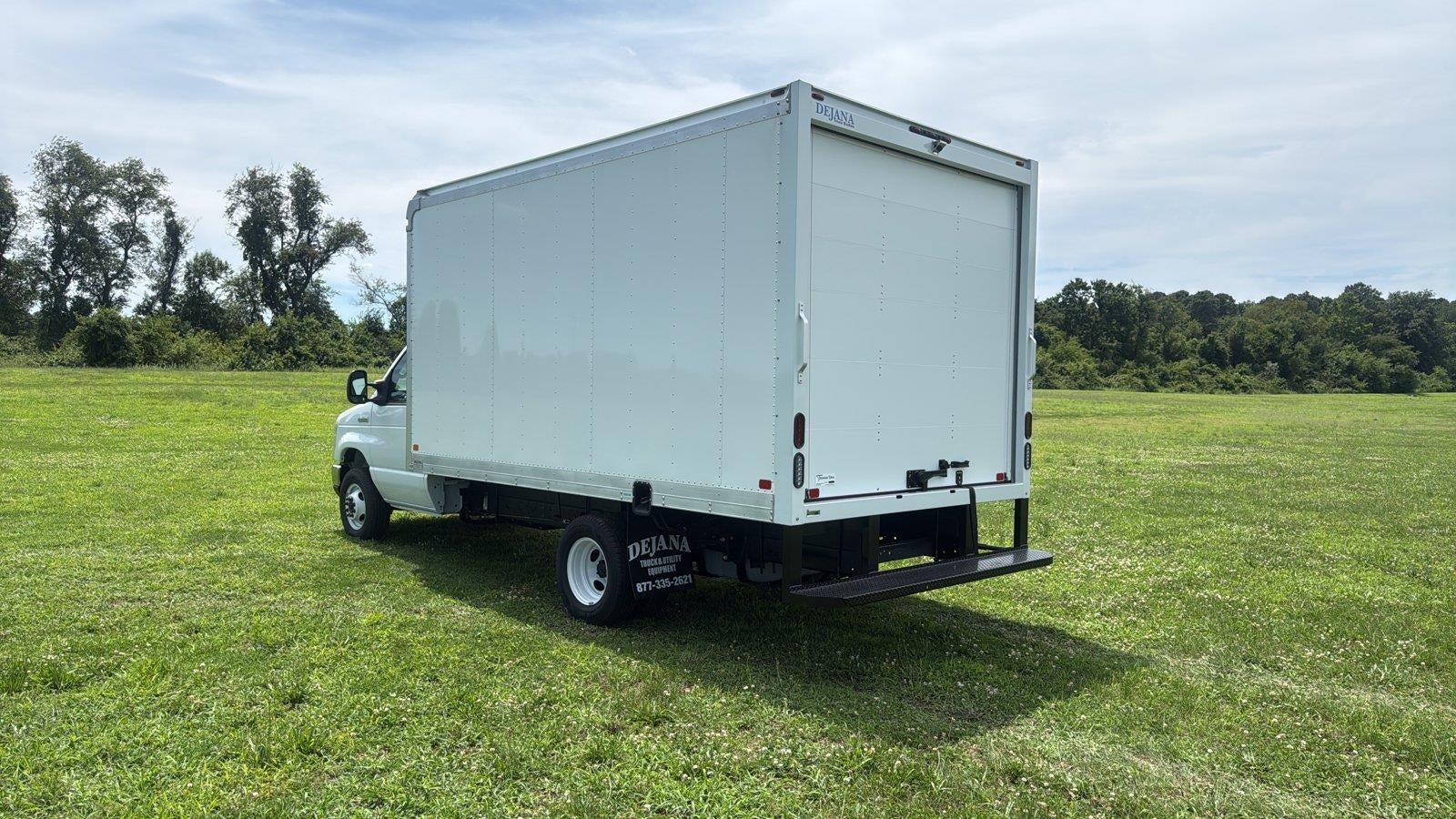 2027 Ford E-Series Cutaway Base