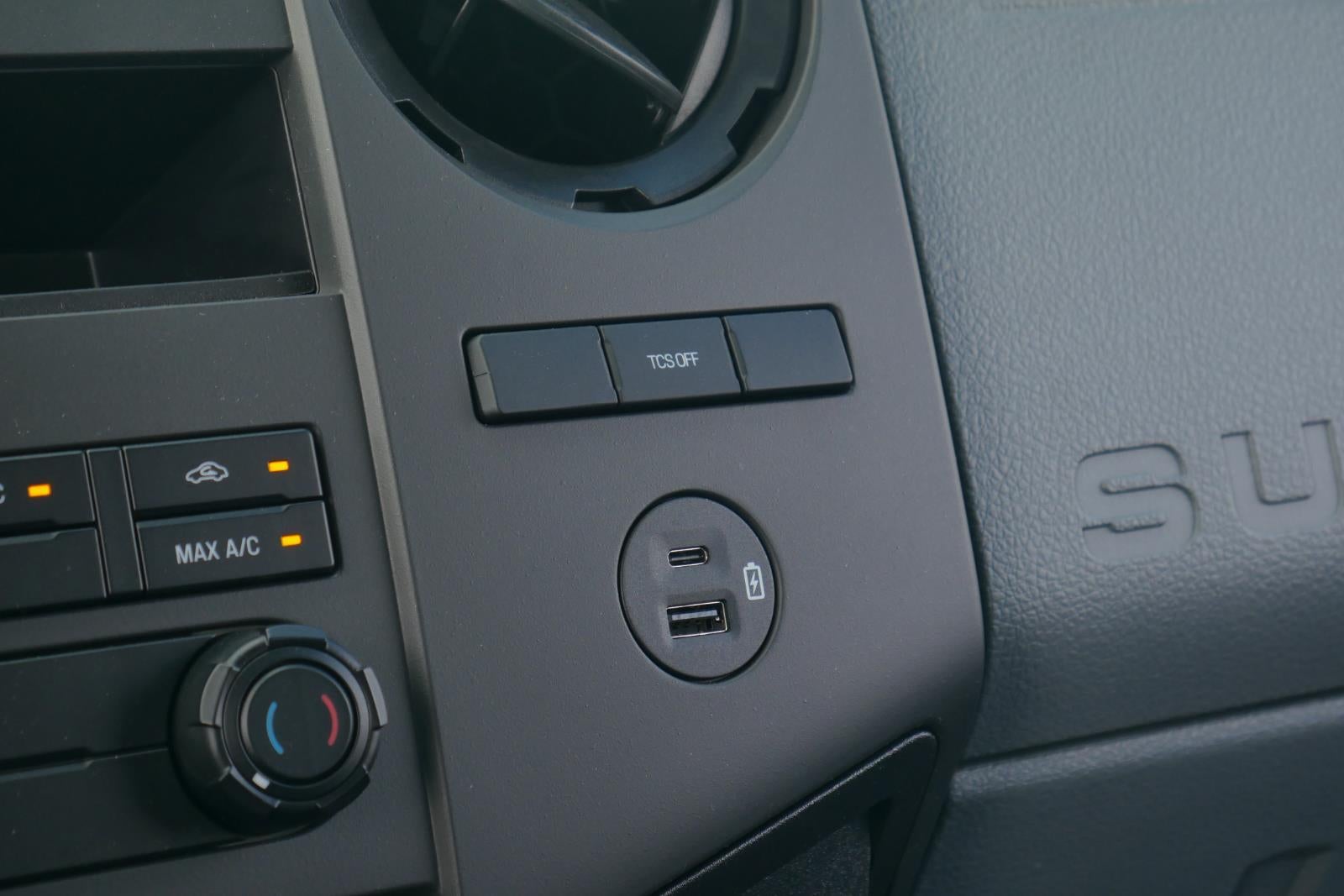 2025 Ford F-750 Straight Frame 24' DEJANA DURABOX PRO ALUMINUM BODY, THIEMAN MEDIUM DUTY RAILGATE , 2,000 LB CAPACITY, E TRACK ON EACH WALL, FORK LIFT PACKAGE