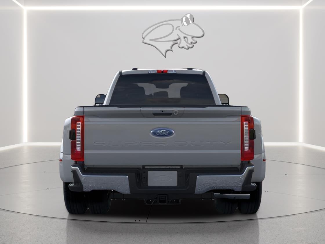 2026 Ford Super Duty F-350 DRW Lariat