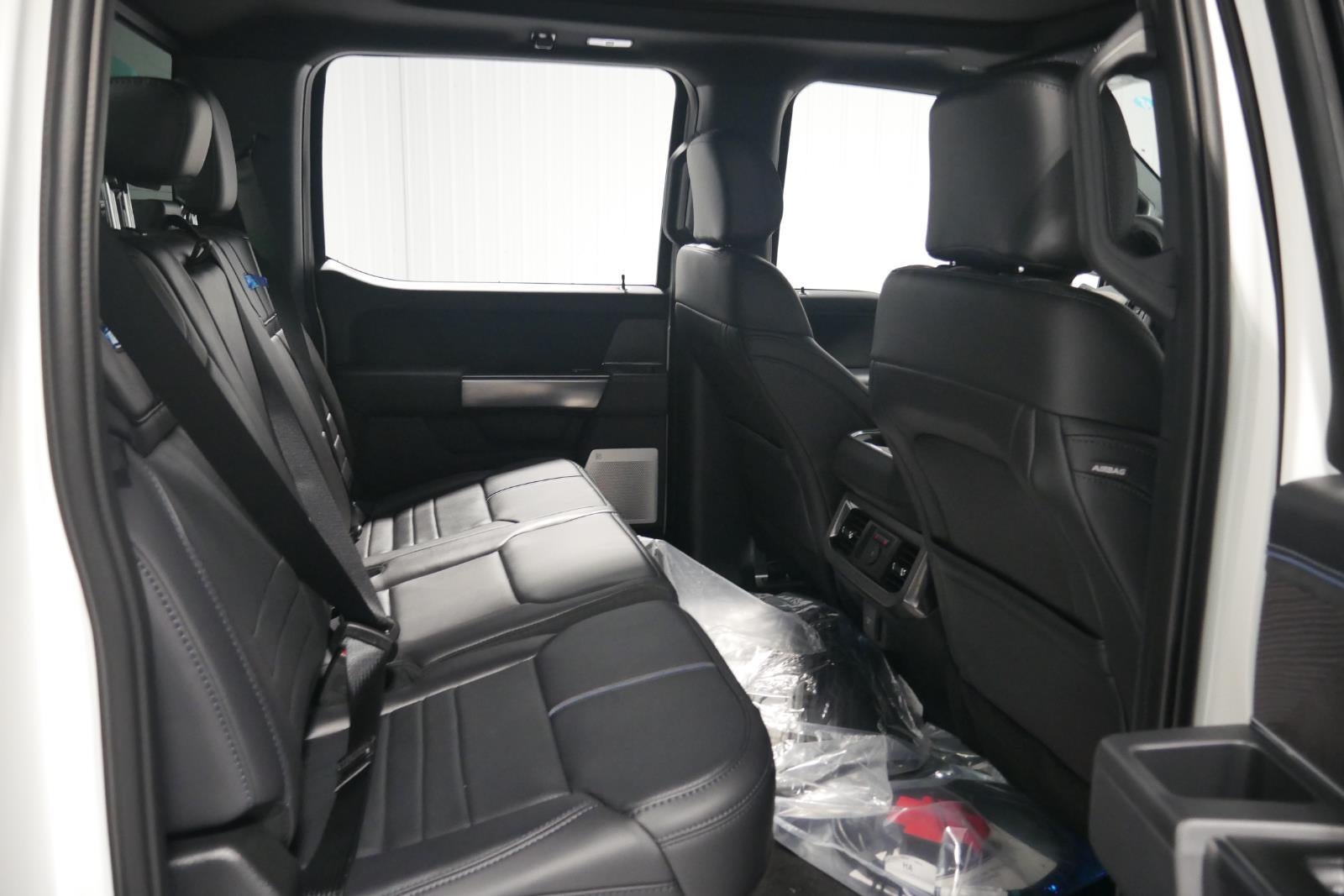 2025 Ford Super Duty F-350 DRW Platinum