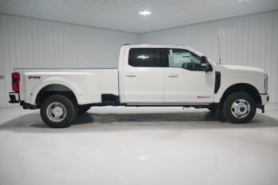 2025 Ford Super Duty F-350 DRW Platinum